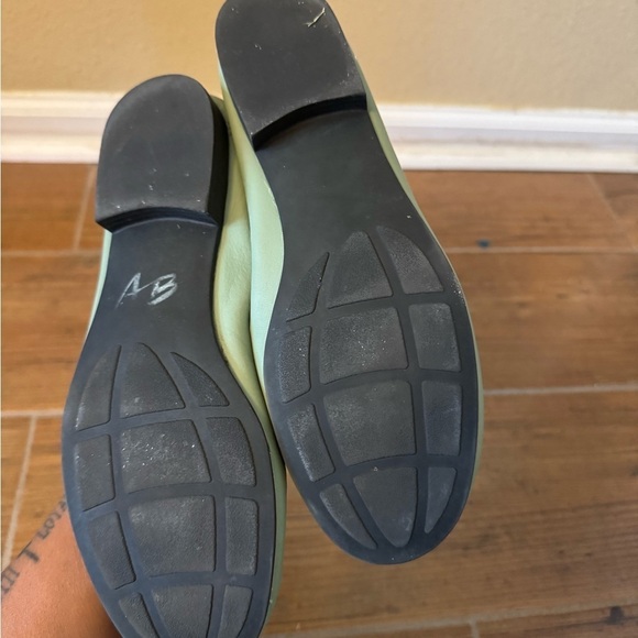 Vintage Naturalizer Mint Green Leather Loafers - Size 8N - Picture 5 of 6